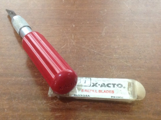 ขายไขควงคัตเตอร์ X-Acto มาพร้อมใบมีด 1 ชุด ขายไขควงคัตเตอร์ X-Acto มาพร้อมใบมีด 1 ชุด