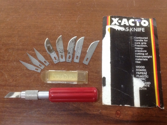 ขายไขควงคัตเตอร์ X-Acto มาพร้อมใบมีด 1 ชุด ขายไขควงคัตเตอร์ X-Acto มาพร้อมใบมีด 1 ชุด