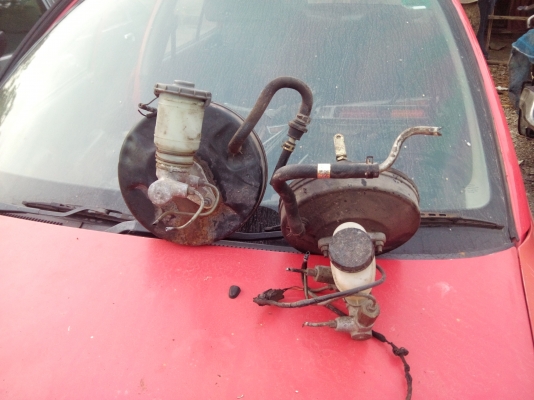 หม้อลมเบรค นิสสันบี13 โตโยต้าคราวปลากะโห้ ลูกละ800