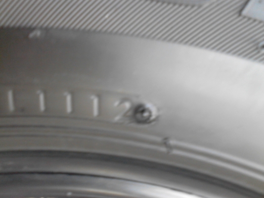 215/70R15 มี 2 เส้น ดอกยาง สวย หนา  โทร.081-427-3941