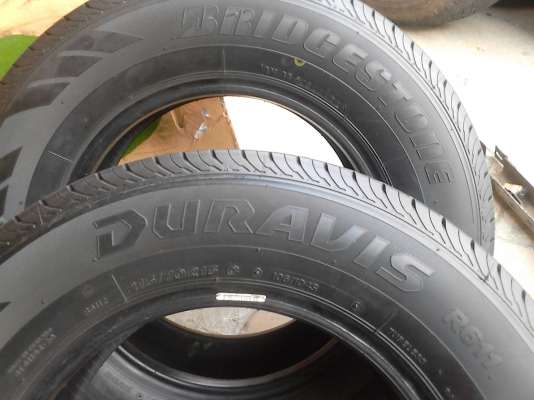 215/70R15 มี 2 เส้น ดอกยาง สวย หนา  โทร.081-427-3941