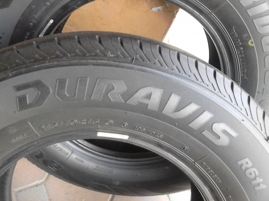 215/70R15 มี 2 เส้น ดอกยาง สวย หนา  โทร.081-427-3941