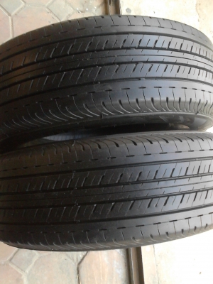 215/70R15 มี 2 เส้น ดอกยาง สวย หนา  โทร.081-427-3941