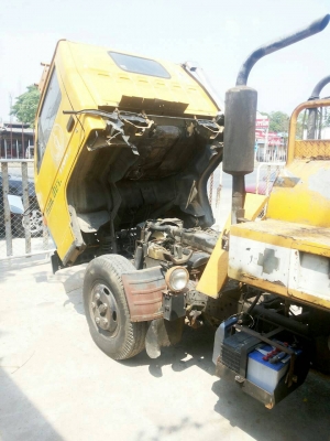 หกล้อ อีซูซุ NKR110ปี35 บรรทุกน้ำและสิ่งปฏิกูล สภาพดีเดิมๆพร้อมใช้งาน ทะเบียนพร้อมโอน