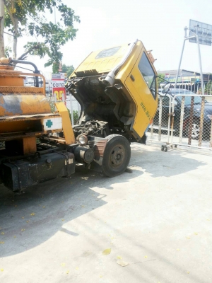 หกล้อ อีซูซุ NKR110ปี35 บรรทุกน้ำและสิ่งปฏิกูล สภาพดีเดิมๆพร้อมใช้งาน ทะเบียนพร้อมโอน