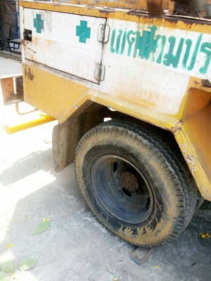 หกล้อ อีซูซุ NKR110ปี35 บรรทุกน้ำและสิ่งปฏิกูล สภาพดีเดิมๆพร้อมใช้งาน ทะเบียนพร้อมโอน