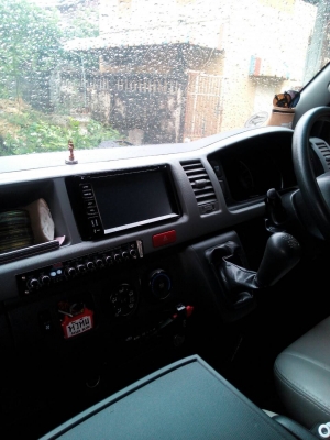 ขายดาวน์รถตู้สภาพใหม่