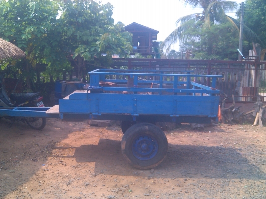 ขายเทรลเลอร์พ่วงรถไถนาเดินตามพร้อมอุปกรณ์