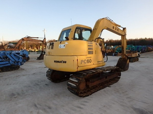 ขายรถขุด KOMATSU PC60-7 มีหลายคัน ขายรถขุด KOMATSU PC60-7 มีหลายคัน