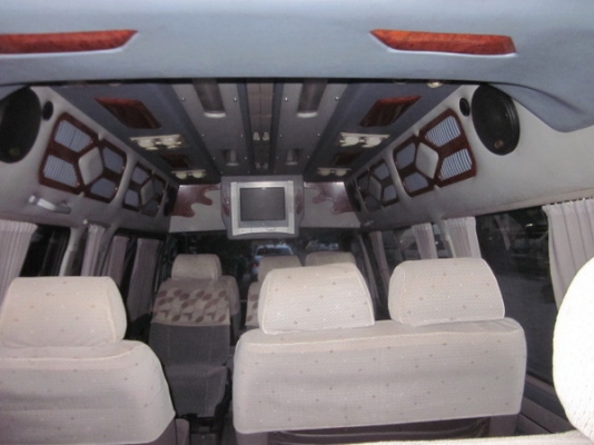 รถตู้หลังคาสูง พร้อมใช้