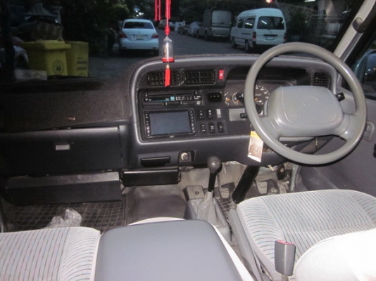 รถตู้หลังคาสูง พร้อมใช้