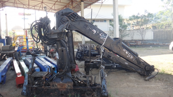 ขายเครนคีบไม้  JONSERED รุ่น  990 ขนาด 7 ตัน (ไม่มีหัวคีบ)