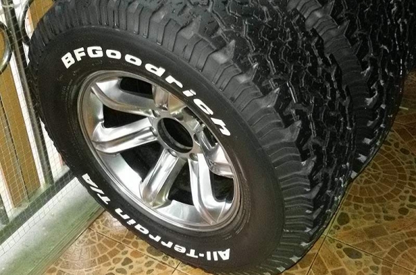 แม็กเล็บเหยี่ยว BF 265 70 16 แม็กเล็บเหยี่ยว BF 265 70 16