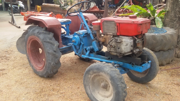 ขายรถไถหนังขับเครื่องยันม้า18แรง ราคา36000บาท อุปกรณ์มีผาน1ลูกติดนิม รถเดิมๆรถอยู่ วังบัว อ คลองขลุง จ กำแพง โทร 0813655997 อำพร พาเจริญราคานี้ยังต่อลองได้อีกนะครับ