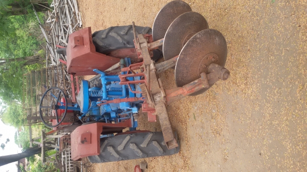 ขายรถไถหนังขับเครื่องยันม้า18แรง ราคา36000บาท อุปกรณ์มีผาน1ลูกติดนิม รถเดิมๆรถอยู่ วังบัว อ คลองขลุง จ กำแพง โทร 0813655997 อำพร พาเจริญราคานี้ยังต่อลองได้อีกนะครับ