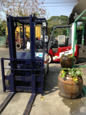 +++ ขายโฟล์คลิฟท์  KOMATSU  FG15-14  ขนาด  1.5  ตัน   (รถนอก พร้อมใช้)  เครื่องยนต์เบนซิน  เสา  3  เมตร  เกียร์ธรรมดา  งา 1,070  มม.  ยางตันใหม่  4  เส้น  แบตเตอรี่ใหม่ครับ