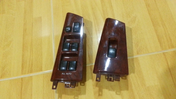 สวิทช์กระจกประตูพร้อมแผงลายไม้ TOYOTA ของแท้มือสอง