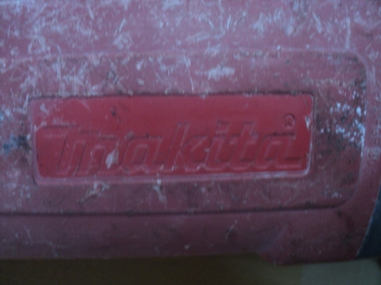 เครื่องตัดกระเบื้อง Maktec 7นิ้ว700บาท เครื่องตัดกระเบื้อง Maktec 7นิ้ว700บาท