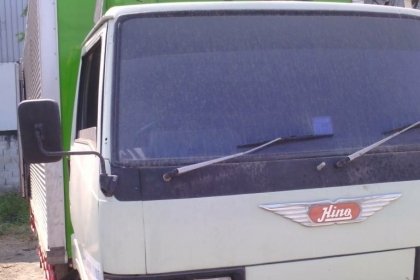 หกล้อ ฮีโน้ KM 779 บรรทุกตู้แห้ง ยาว5.50ม รถวิ่งงานประจำสภาพดีใช้งานได้เลย ทะเบียนพร้อมโอน