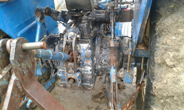 ขายรถไถฟอร์ด 6610 สองเพลา ZF 335 ดันหน้า ผ่านสามไครเฮงหลี เล่มทะเบียนพร้อมใช้