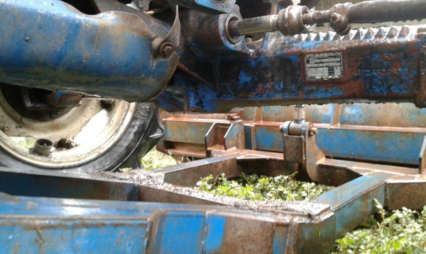 ขายรถไถฟอร์ด 6610 สองเพลา ZF 335 ดันหน้า ผ่านสามไครเฮงหลี เล่มทะเบียนพร้อมใช้