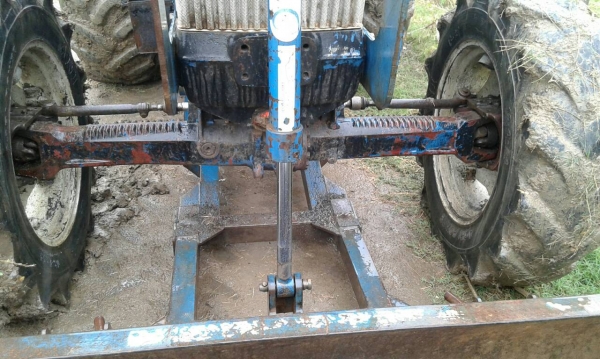 ขายรถไถฟอร์ด 6610 สองเพลา ZF 335 ดันหน้า ผ่านสามไครเฮงหลี เล่มทะเบียนพร้อมใช้