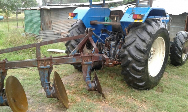 ขายรถไถฟอร์ด 6610 สองเพลา ZF 335 ดันหน้า ผ่านสามไครเฮงหลี เล่มทะเบียนพร้อมใช้