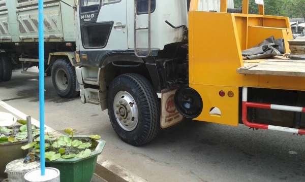 ขายรถเทนเลอร์สิบล้อ 2 เพลา HINO 2 K 260 แรงสวยๆๆพร้อมใช้ ขายรถเทนเลอร์สิบล้อ 2 เพลา HINO 2 K 260 แรงสวยๆๆพร้อมใช้