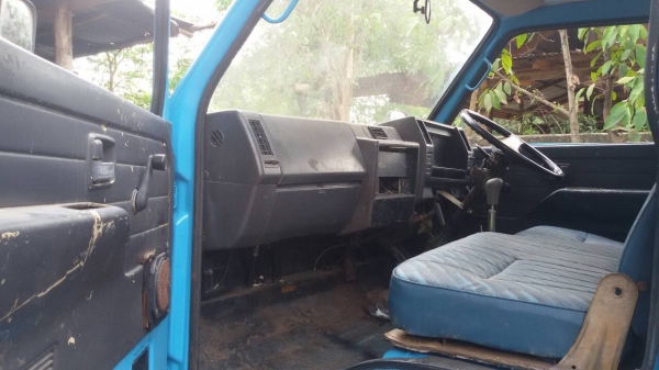 (ร้านรุ่งโรจน์ 082-1057078)ขาย6 ล้อ isuzu NKR สวยๆ ถูกๆ ภาษีเต็ม )เครื่องแน่น แห้ง ไม่มีไอ ช่วงล่างแน่น แชสซีสวยจัดทั้งเส้นเดิมๆ ไม่ผุไม่ดาม ซื้อไปใช้งานได้เลย ทะเบียนพร้อมโอนทั่วไทย