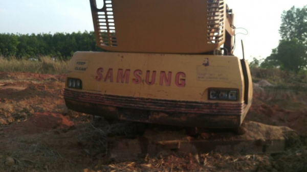 ขายรถแบคโฮ SAMSUNG SE 210 พร้อมหัวเบเกอร์ ตามสภาพ ขายรถแบคโฮ SAMSUNG SE 210 พร้อมหัวเบเกอร์ ตามสภาพ