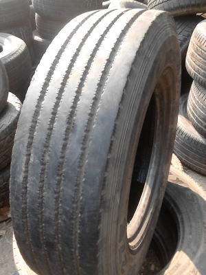 215/75R17.5 MAXXIS UR-275   มี 3 เส้น โทร 081-427-3941