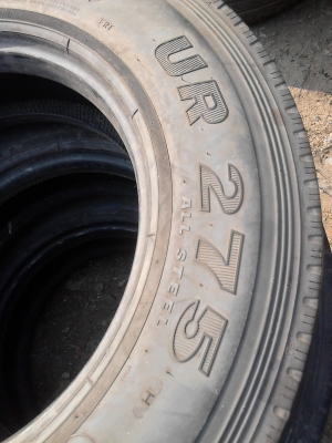 215/75R17.5 MAXXIS UR-275   มี 3 เส้น โทร 081-427-3941