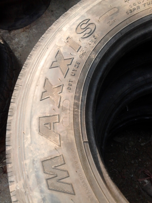 215/75R17.5 MAXXIS UR-275   มี 3 เส้น โทร 081-427-3941
