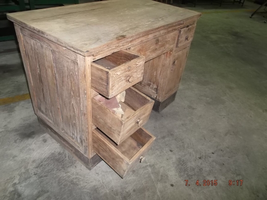 โต๊ะทำงานไม้สักเก่า ทั้งหลัง สภาพดี หายากมาก ใครได้ครอบครองไม่ผิดหวัง โต๊ะทำงานไม้สักเก่า ทั้งหลัง สภาพดี หายากมาก ใครได้ครอบครองไม่ผิดหวัง