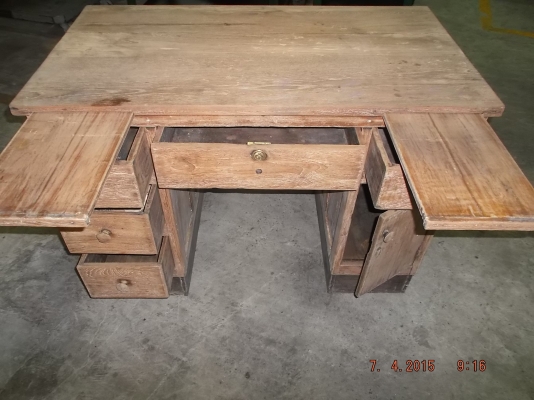 โต๊ะทำงานไม้สักเก่า ทั้งหลัง สภาพดี หายากมาก ใครได้ครอบครองไม่ผิดหวัง โต๊ะทำงานไม้สักเก่า ทั้งหลัง สภาพดี หายากมาก ใครได้ครอบครองไม่ผิดหวัง