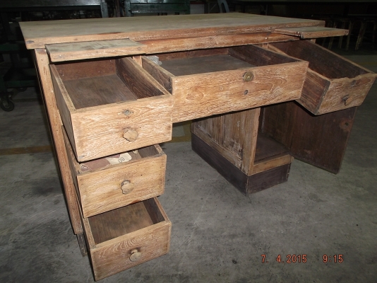 โต๊ะทำงานไม้สักเก่า ทั้งหลัง สภาพดี หายากมาก ใครได้ครอบครองไม่ผิดหวัง โต๊ะทำงานไม้สักเก่า ทั้งหลัง สภาพดี หายากมาก ใครได้ครอบครองไม่ผิดหวัง