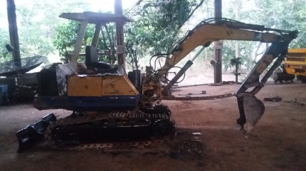 ขายรถแบคโฮ  KOMATSU  pc 20-5 บูมอามร์ยาวเท่า30พร้อมใช้ราคาถูก