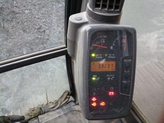 รถขุด HITACHI ZX200-E 1*****  5963ชม.  ปี2004  เครื่องISUZU AA-6BG1T  รถสภาพดีครับ