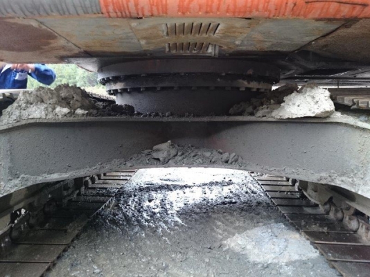 รถขุด HITACHI ZX200-E 1*****  5963ชม.  ปี2004  เครื่องISUZU AA-6BG1T  รถสภาพดีครับ