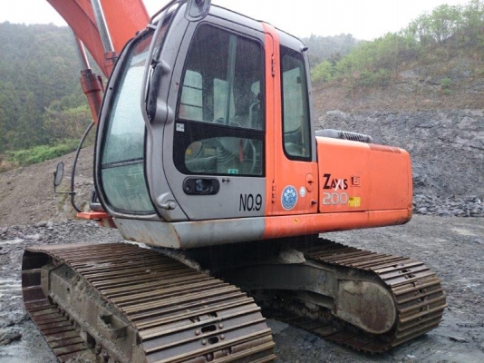 รถขุด HITACHI ZX200-E 1*****  5963ชม.  ปี2004  เครื่องISUZU AA-6BG1T  รถสภาพดีครับ