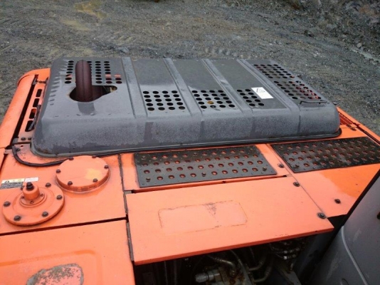 รถขุด HITACHI ZX200-E 1*****  5963ชม.  ปี2004  เครื่องISUZU AA-6BG1T  รถสภาพดีครับ