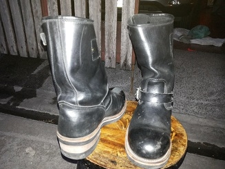 ขายรองเท้าแนวลุยๆ 2 คู่