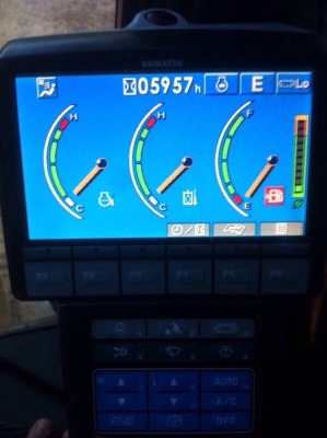 ขายด่วน KOMATSU PC130-8 ไมล์ 5,xxxชม. ขายด่วน KOMATSU PC130-8 ไมล์ 5,xxxชม.