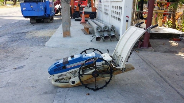 รถดำนา ISEKI เก่าญี่ปุ่น ดำนา 2 แถว ขนาดกระทัดรัด สภาพสวย เครื่องยนต์ติดง่าย สภาพพร้อมใช้งาน ไม่เคยใช้งานในไทย รถดำนา ISEKI เก่าญี่ปุ่น ดำนา 2 แถว ขนาดกระทัดรัด สภาพสวย เครื่องยนต์ติดง่าย สภาพพร้อมใช้งาน ไม่เคยใช้งานในไทย