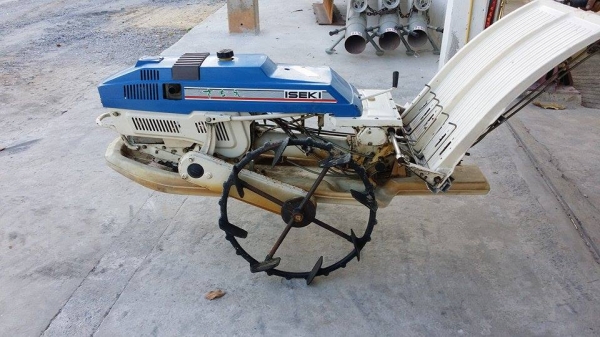 รถดำนา ISEKI เก่าญี่ปุ่น ดำนา 2 แถว ขนาดกระทัดรัด สภาพสวย เครื่องยนต์ติดง่าย สภาพพร้อมใช้งาน ไม่เคยใช้งานในไทย รถดำนา ISEKI เก่าญี่ปุ่น ดำนา 2 แถว ขนาดกระทัดรัด สภาพสวย เครื่องยนต์ติดง่าย สภาพพร้อมใช้งาน ไม่เคยใช้งานในไทย