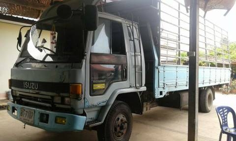 หกล้อ อีซูซุ ร็อค FRR 175แรง สภาพดีพร้อมใช้งาน ยาว6.50ม ทะเบียนพร้อม