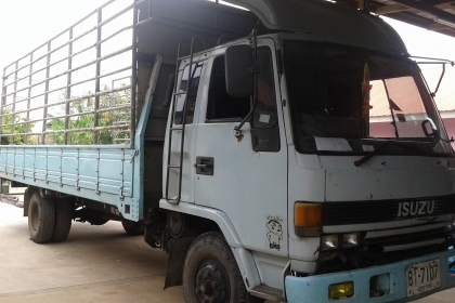 หกล้อ อีซูซุ ร็อค FRR 175แรง สภาพดีพร้อมใช้งาน ยาว6.50ม ทะเบียนพร้อม