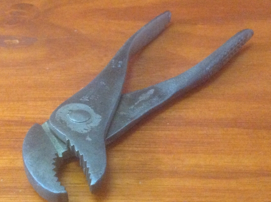 ขายคีม  Vintage Vacuum Grip 7"