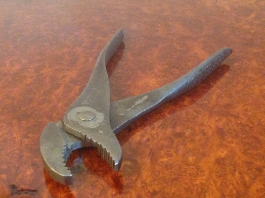 ขายคีม  Vintage Vacuum Grip 7"