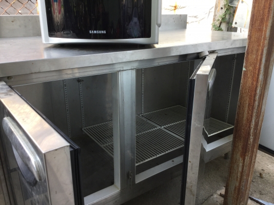 ขายตู้แช่สแตนเลส 3ประตู สภาพเหมือนใหม่ๆ ถูก ทำมา4หมื่นกว่า ขายตู้แช่สแตนเลส 3ประตู สภาพเหมือนใหม่ๆ ถูก ทำมา4หมื่นกว่า